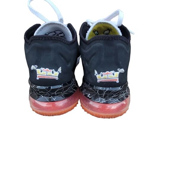 Lebron 18 Low Sylvester Vs Tweety Space Jam  Mens Size 7.5 Sneaker Shoes - Picture 7 of 10